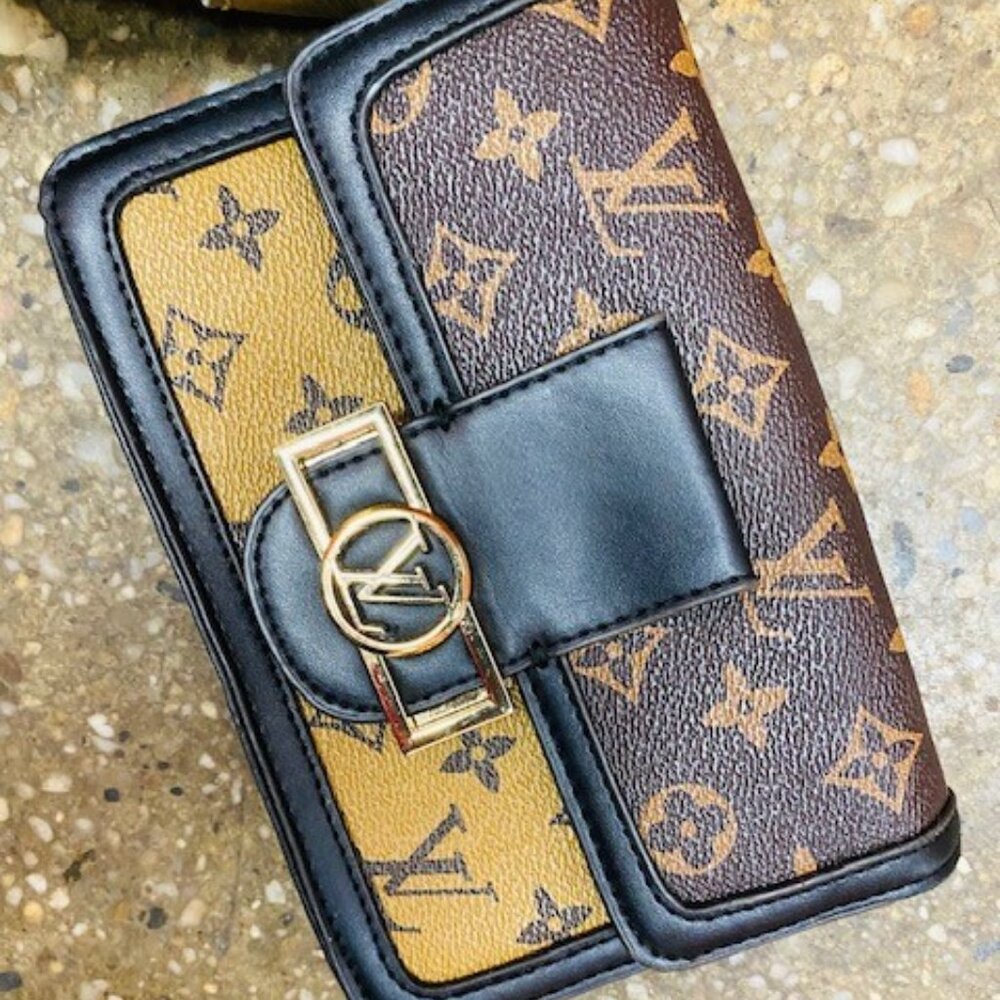 louis vuitton clutch